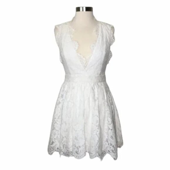 NWOT NBD Revolve “Joanna” White Lace Mini Dress S - Picture 1 of 2
